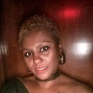 Meet your Posher, Davonda